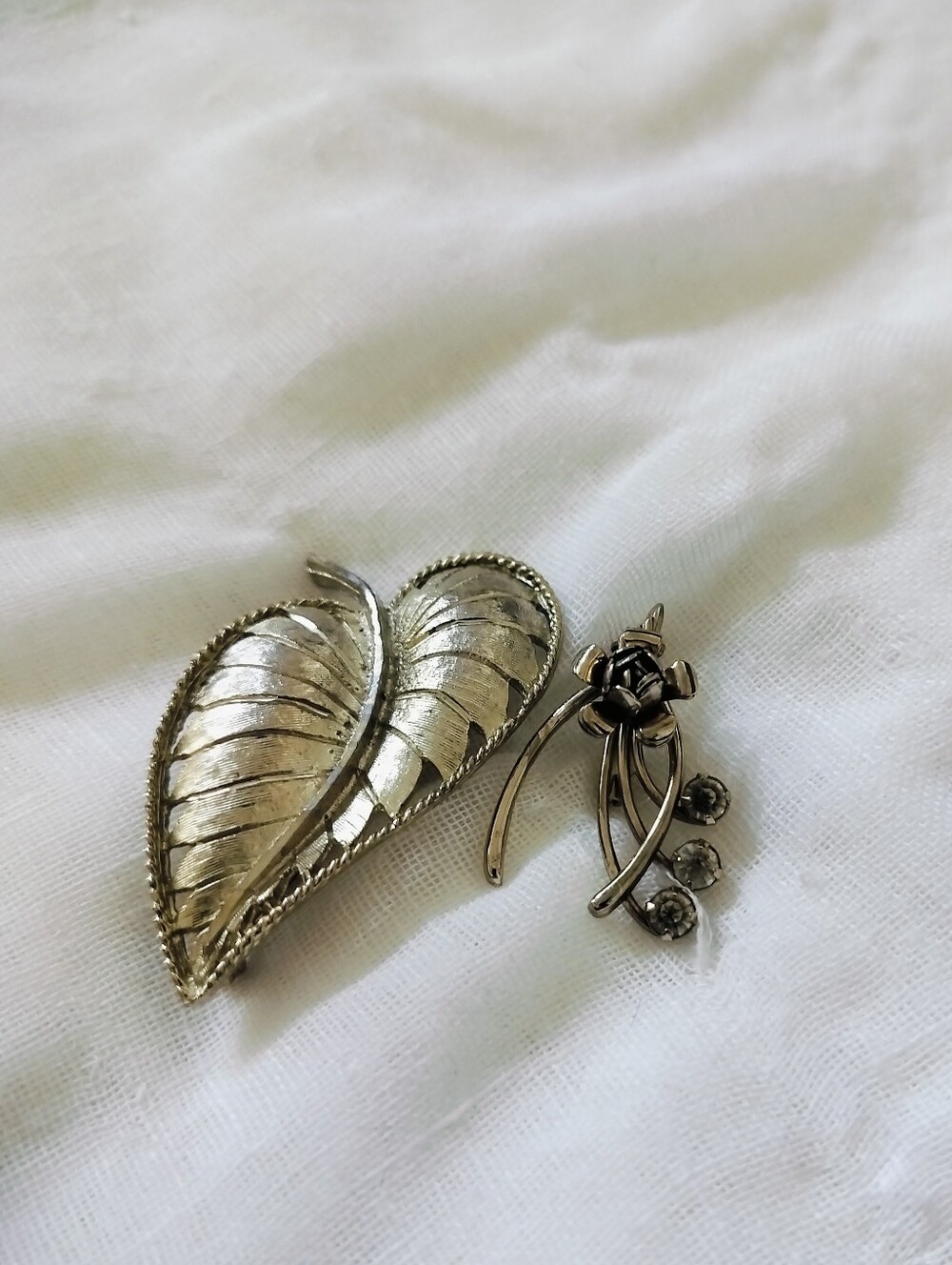 Mid Century BSK Gold Tone Leaf Brooch & Unsigned Floral Rhinestone Pin Set